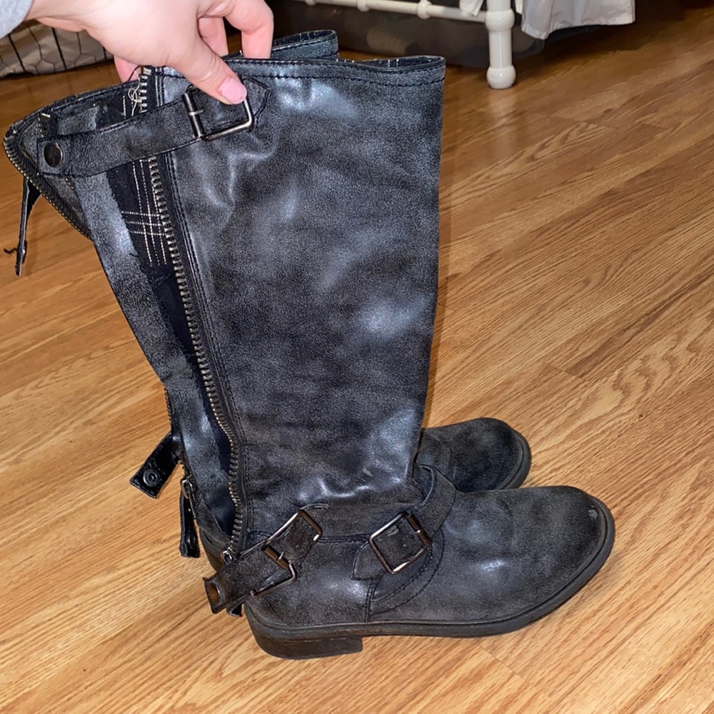 Knee high boots, great for fall